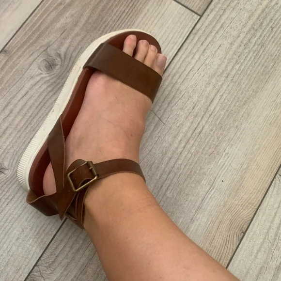 MIA Sandal - Picture 4 of 8